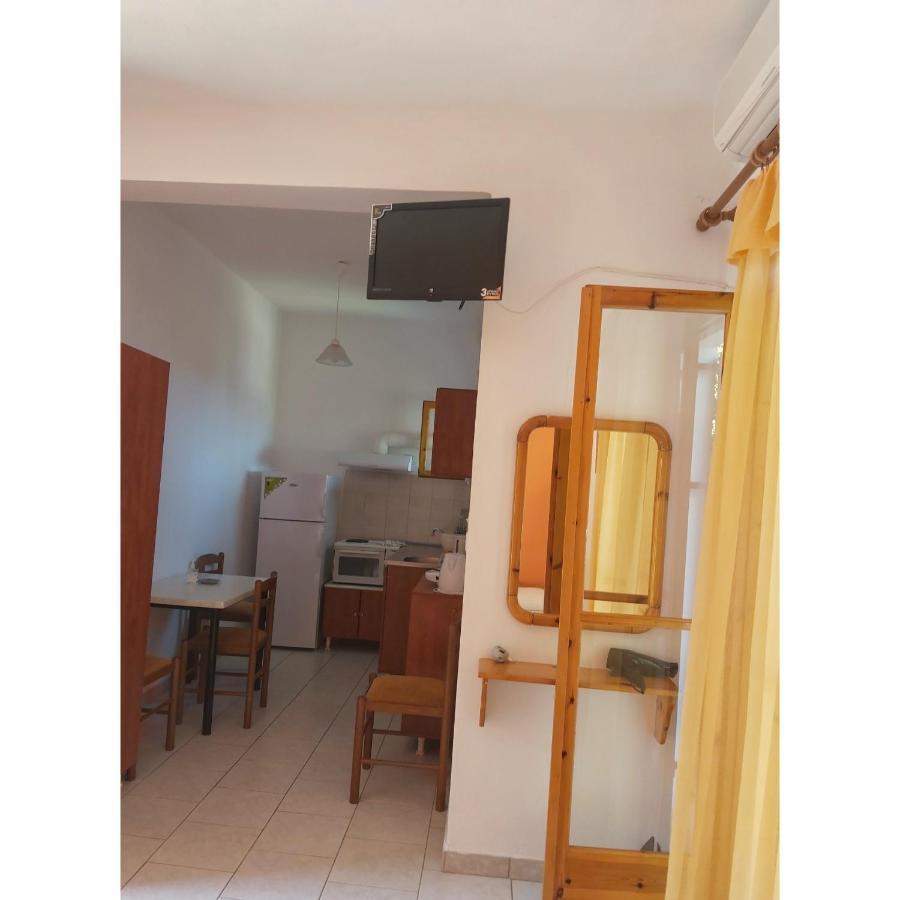 Artolithia Apartment